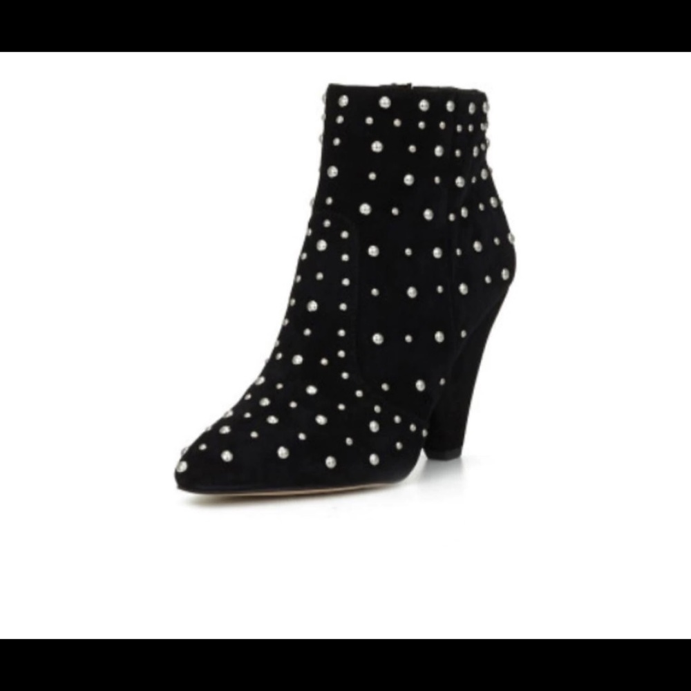 Boots - Picture 4 of 5